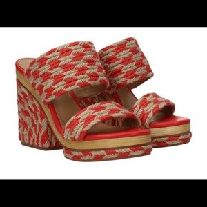Brand NEW in Box Tory Burch Lola Sandals Poppy